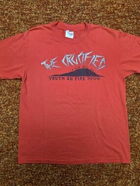 RARE VINTAGE "The Crucified" "Youth On Fire 1999" Jesus Band Tee Medium